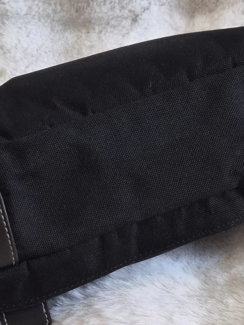 Roots canada black